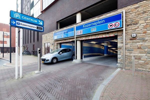 Parkeren in Roermond kun je in de parkeergarage Kazerneplein